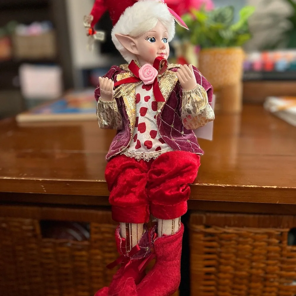 Cynthia Rowley Elf Doll with Heart Pattern Valentine Day - Picture 4 of 8